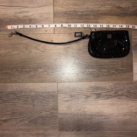 Coach - Picture 4 of 4